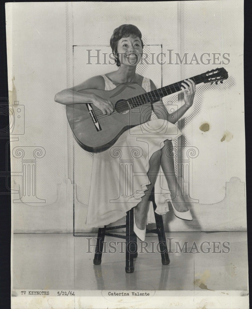 1964 Press Photo Caterina Valente Singer Musician - Historic Images