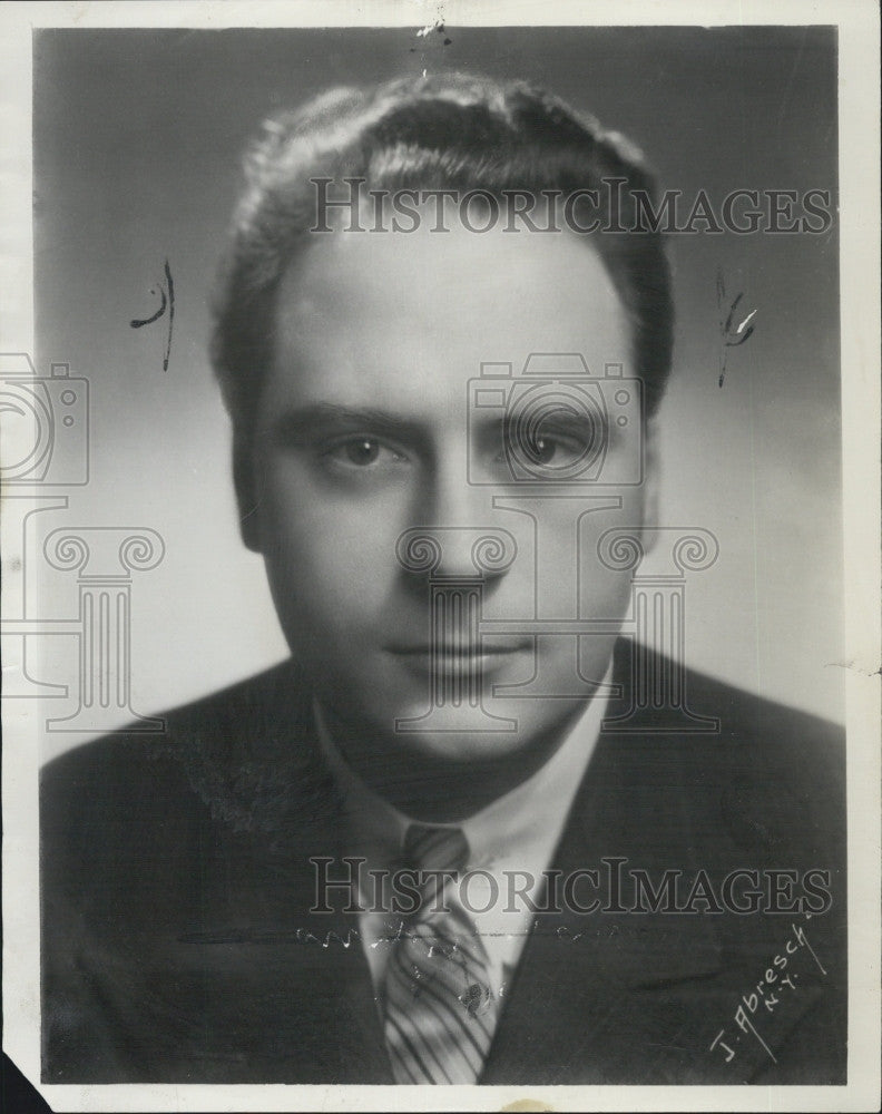 1955 Press Photo Baritone singer, Francesco Valentino - Historic Images