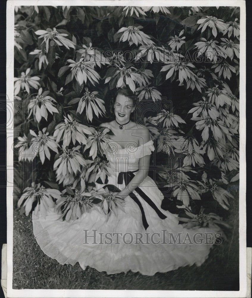 1954 Press Photo Actress Toni Valk  at Cypress Gardens - Historic Images