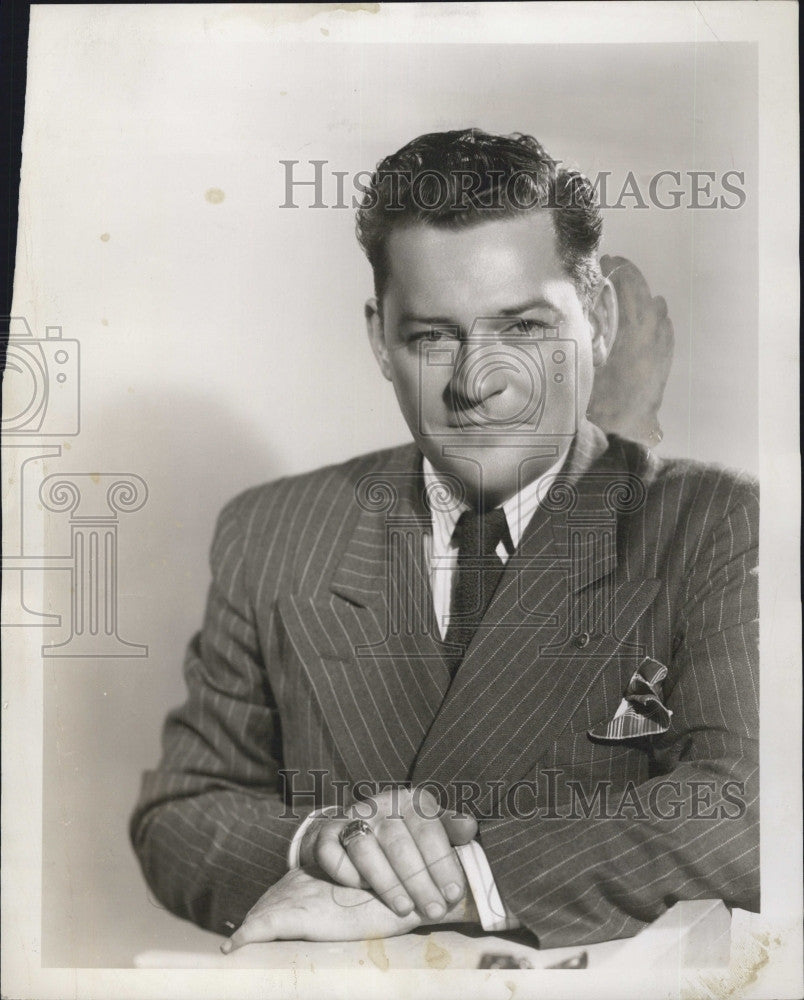1948 Press Photo Lew Valentine,Quiz Master on &quot;Dr IQ&quot; program - Historic Images