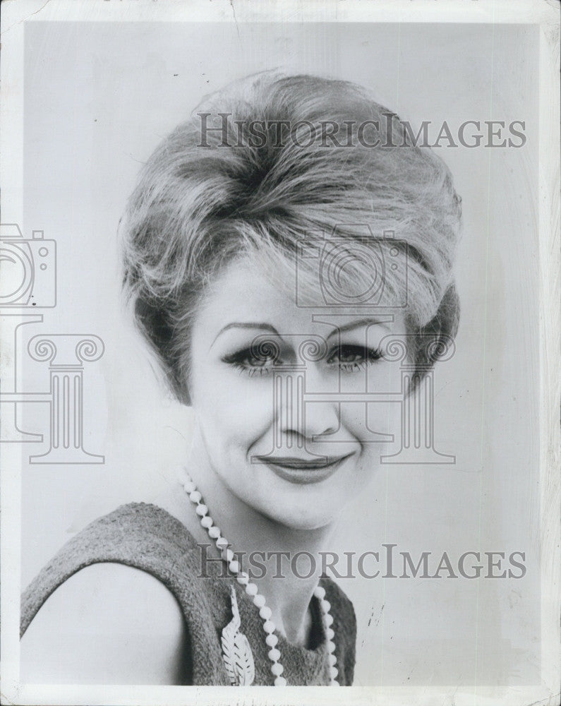 Press Photo  Actress Margaret Leighton for a role - Historic Images