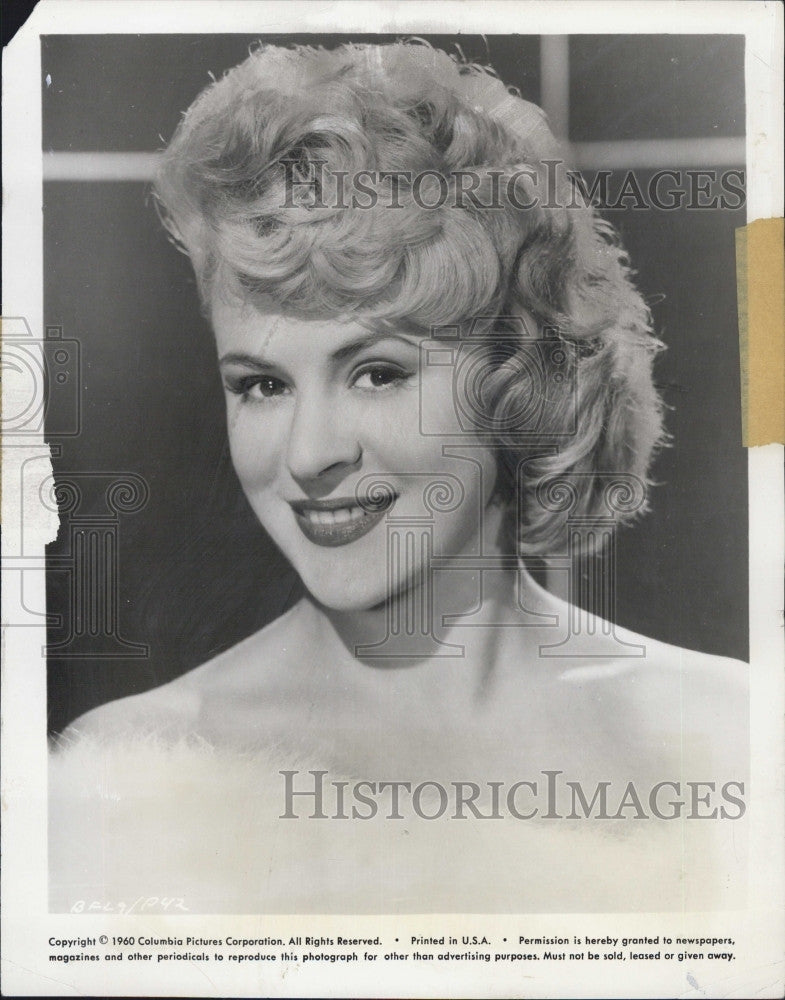 1960 Press Photo English Actress Dilys Laye For Columbia Pictures - Historic Images