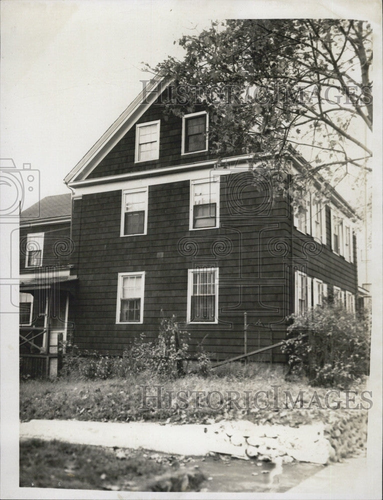 1946 Press Photo Mrs. Florence Laymore&#39;s home where shooting occured - Historic Images