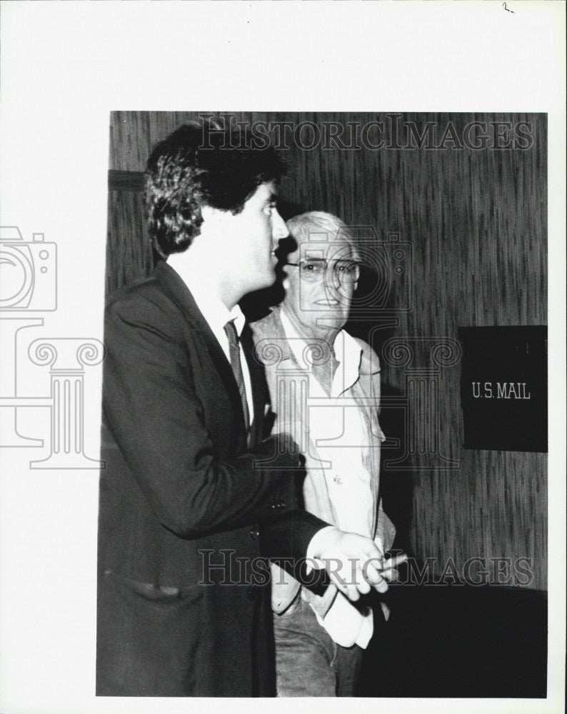 1984 Press Photo Actor Peter Lawford Son Chris Hyannis Hotel for Wedding - Historic Images