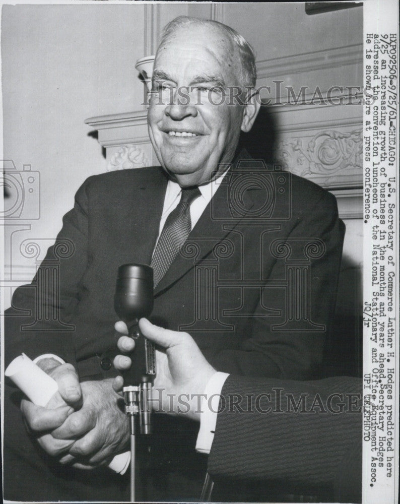 1961 Press Photo Luther Hodges Commerce Secretary Predicts Growth in Business - Historic Images