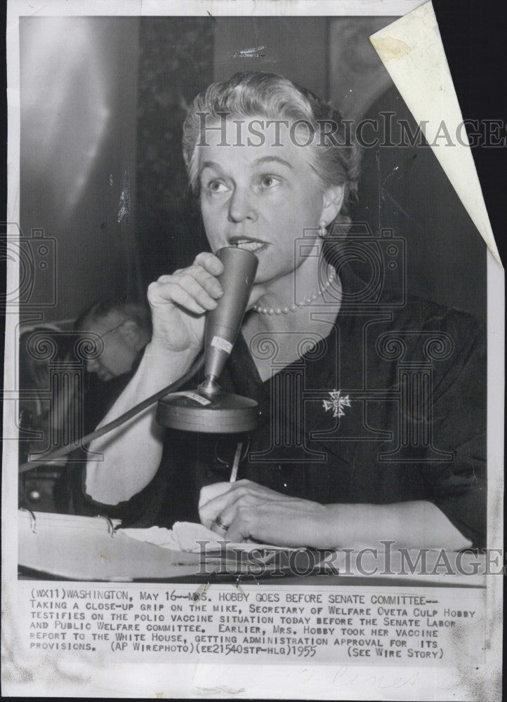 1955 Press Photo Secretary of Welfare Oveta Culp Hobby Discussing Polio Vaccine - Historic Images