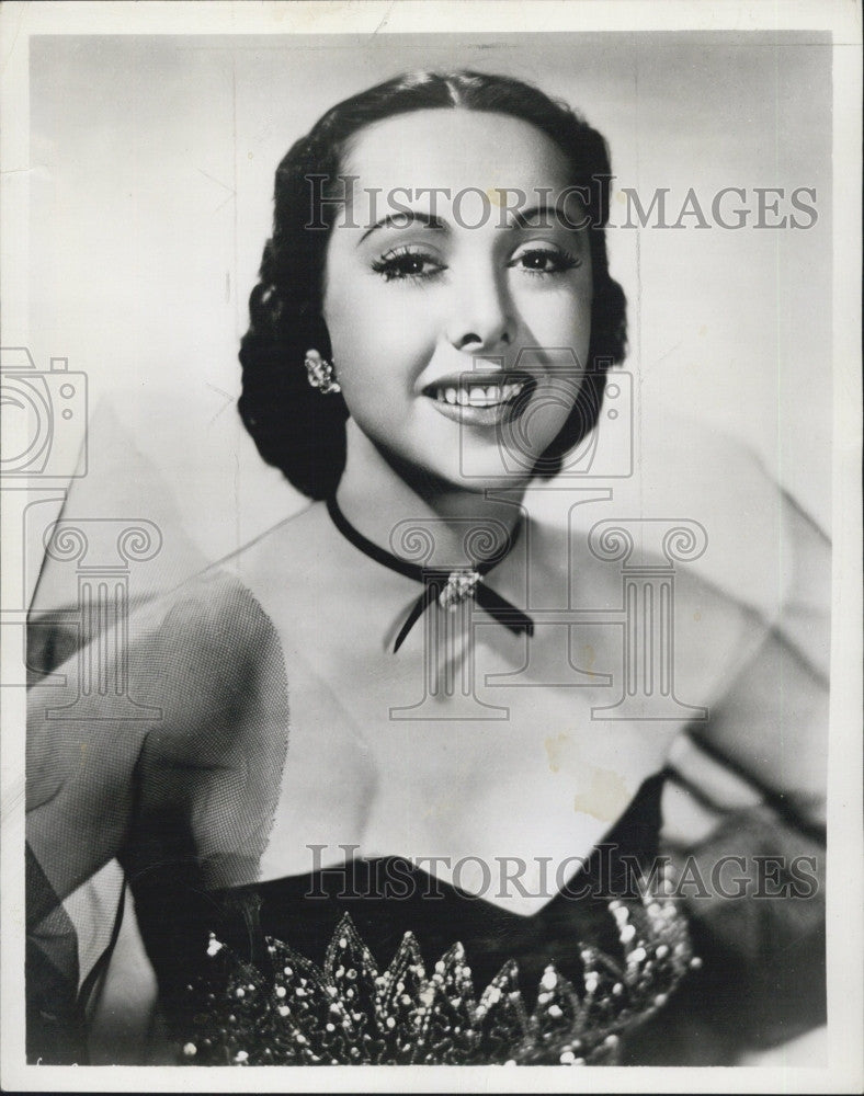 1951 Press Photo Singer Nancy Evans on CBS Radio&#39;s &quot;Main Street Music Hall&quot; - Historic Images