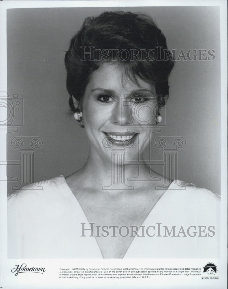 1985 Press Photo Christine Estabrook stars in &quot;Hometown&quot; - Historic Images