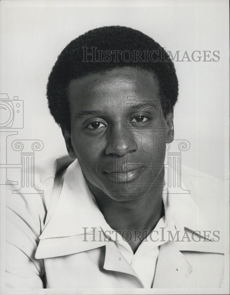 1977 Press Photo Actor Damon Evans as Lionel on The Jeffersons hosts 31st - Historic Images