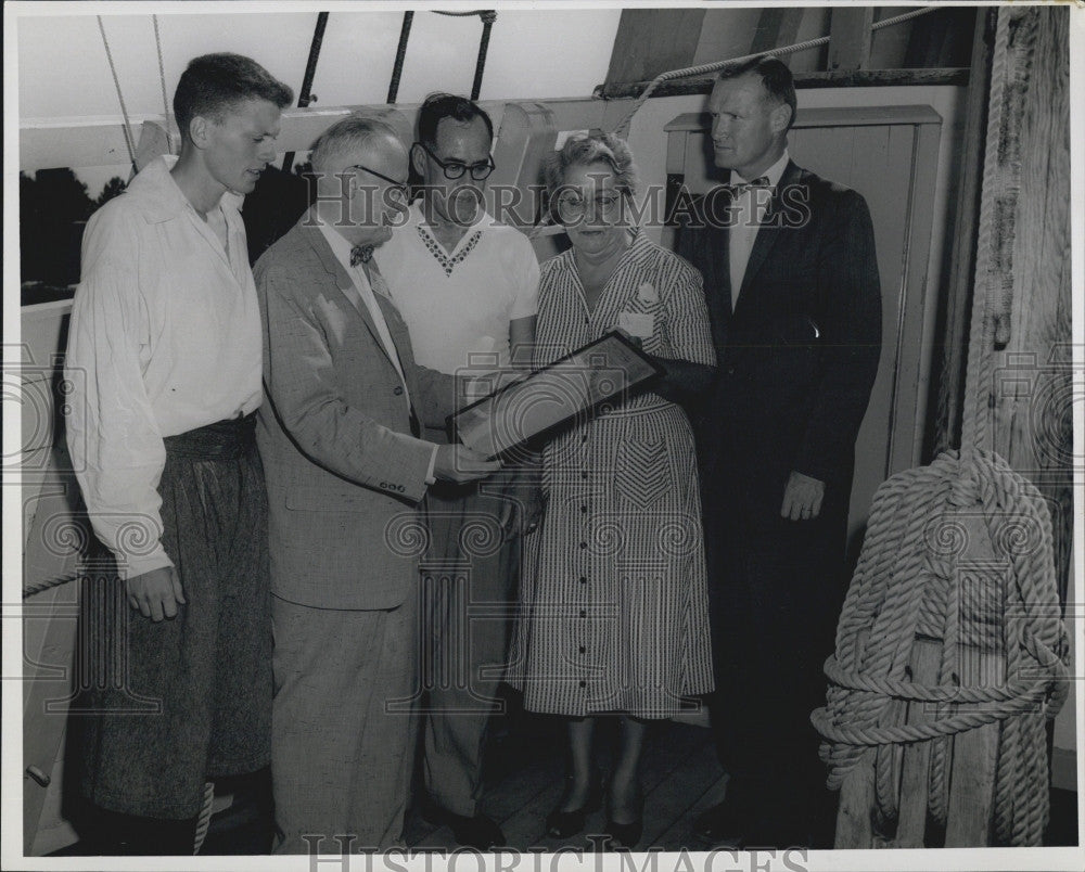 1959 Press Photo John Canavan, William Thompson Jr., Mrs. Thompson - Historic Images