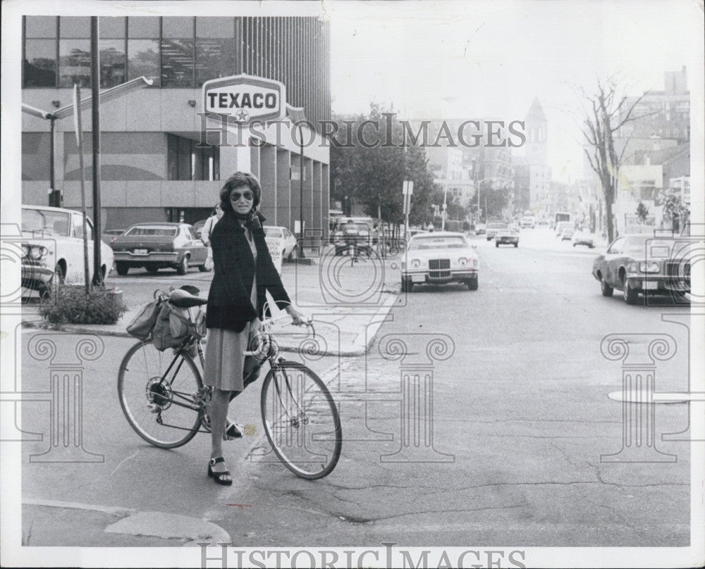 1977 Press Photo Sharon King. - Historic Images