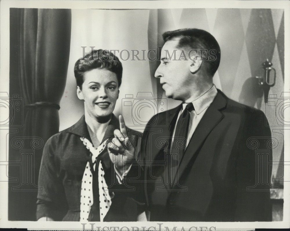 1955 Press Photo Singer Peggy King on the &quot;George Gobel Show&quot; - Historic Images