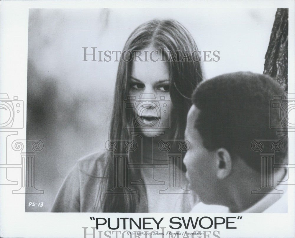 1969 Press Photo Actors Shelly Plimpton Ronald Dyson Star In  Putney Swope - Historic Images