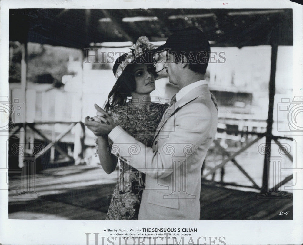 1975 Press Photo Giancarlo Giannini Rossana PodestÃƒÆ’Ã‚Â  Star In Sensuous Sicilian - Historic Images