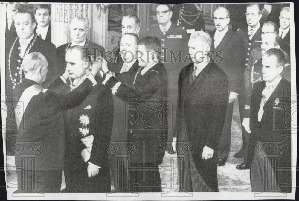 Press Photo George Pompidou Received Symbol of French President - Historic Images