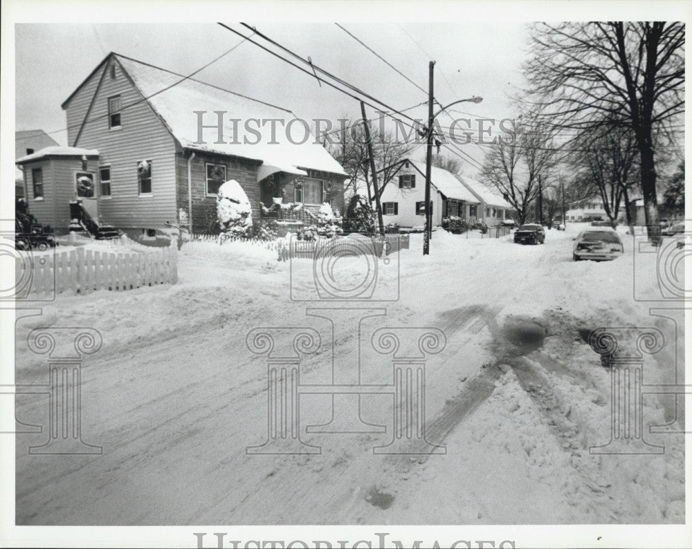 1996 Press Photo Tom Mator Menino house and street 20 Chesterfield St. Hyde Park - Historic Images