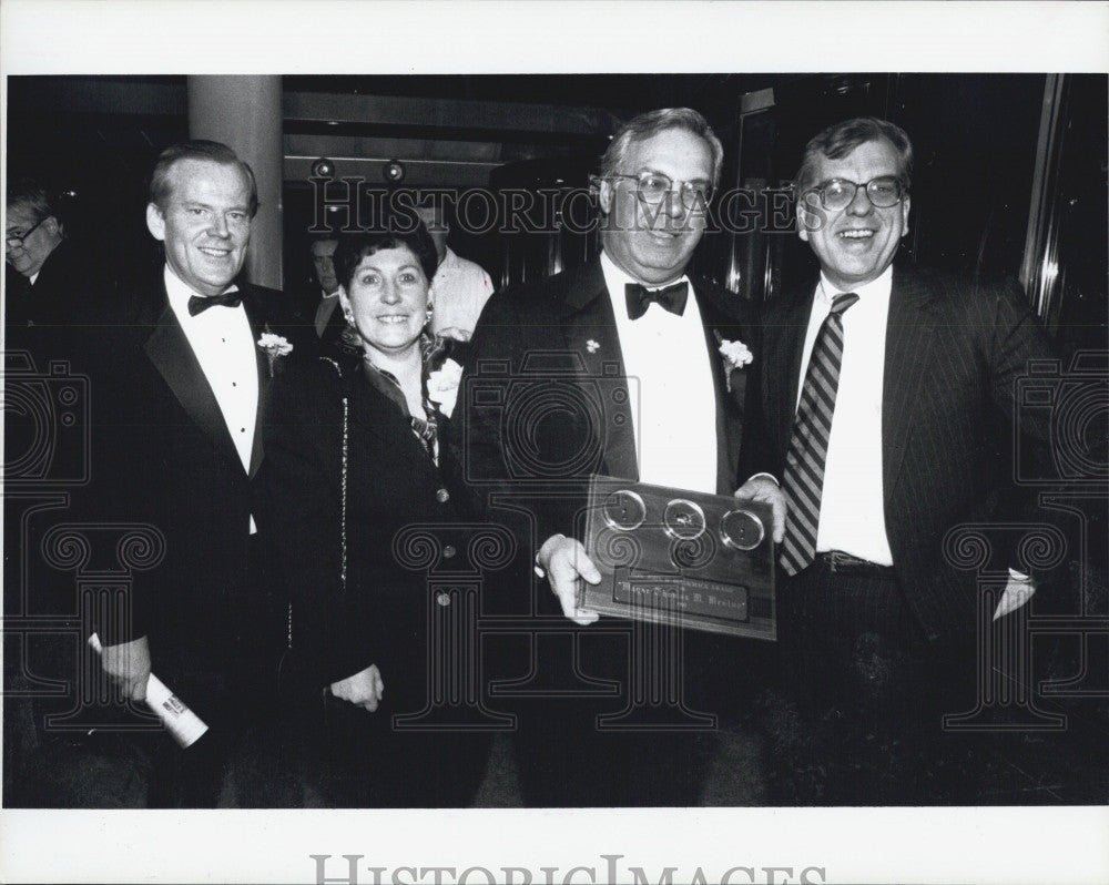 1995 Press Photo Boston Mayor T Menino &amp; J Brett,Mrs Menino &amp; K Sinkiewicz - Historic Images