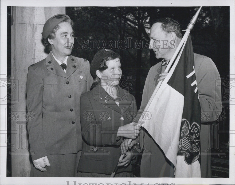 1954 Press Photo Girl Scouts,K Pinkham, Jesse Drew &amp; Mrs F\M Meeks - Historic Images