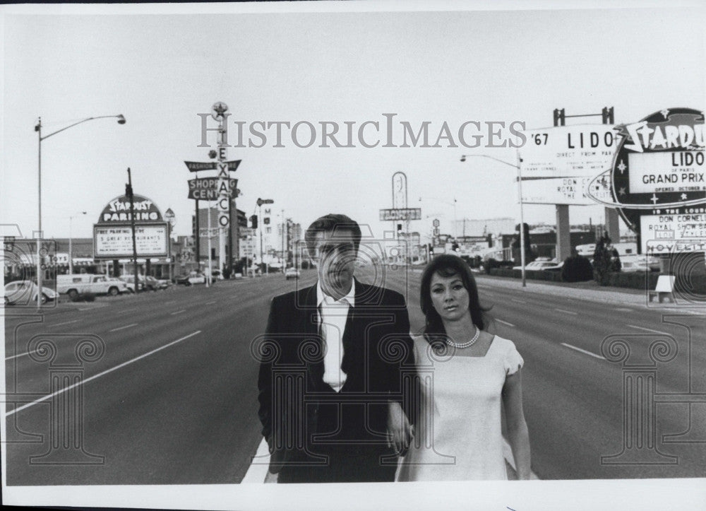 1968 Press Photo Actor Richard Mulligan & Carolan Daniels - Historic Images
