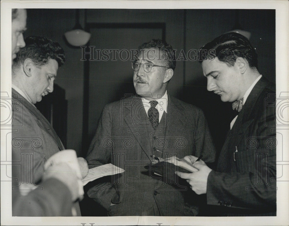 1949 Press Photo Judge Harold Medina Trial Eleven Communists Threatening Letters - Historic Images