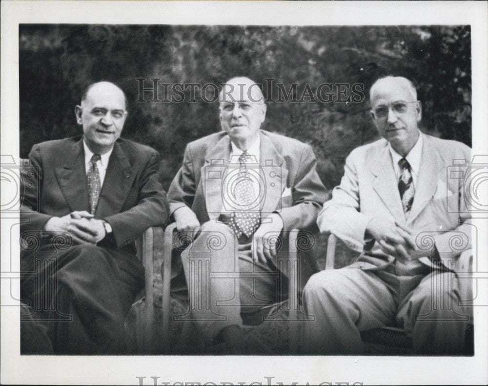 1952 Press Photo Dr. Charles F. Menninger with sons Dr. William C &amp; Dr. Karl - Historic Images