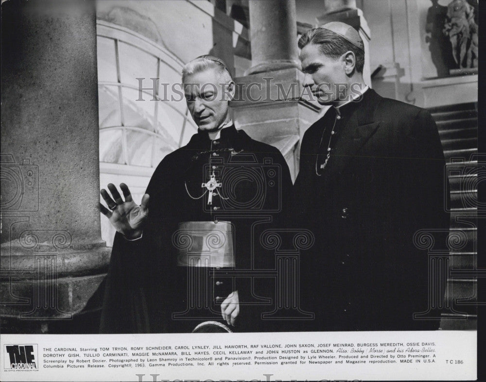 1964 Press Photo Tom Tryon &amp; Raf Vallonne inn &quot;The Cardinal&quot; - Historic Images