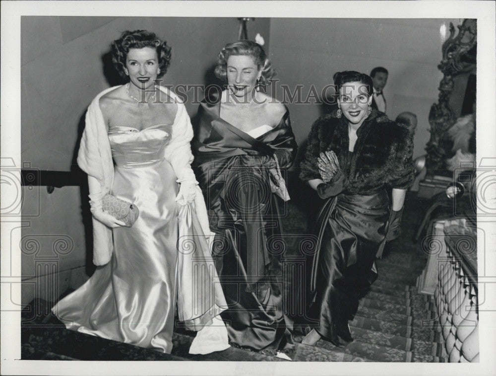 1952 Press Photo Mrs Jack Topping,Princess S Troubetskoy &amp; Mrs CV Whitney - Historic Images