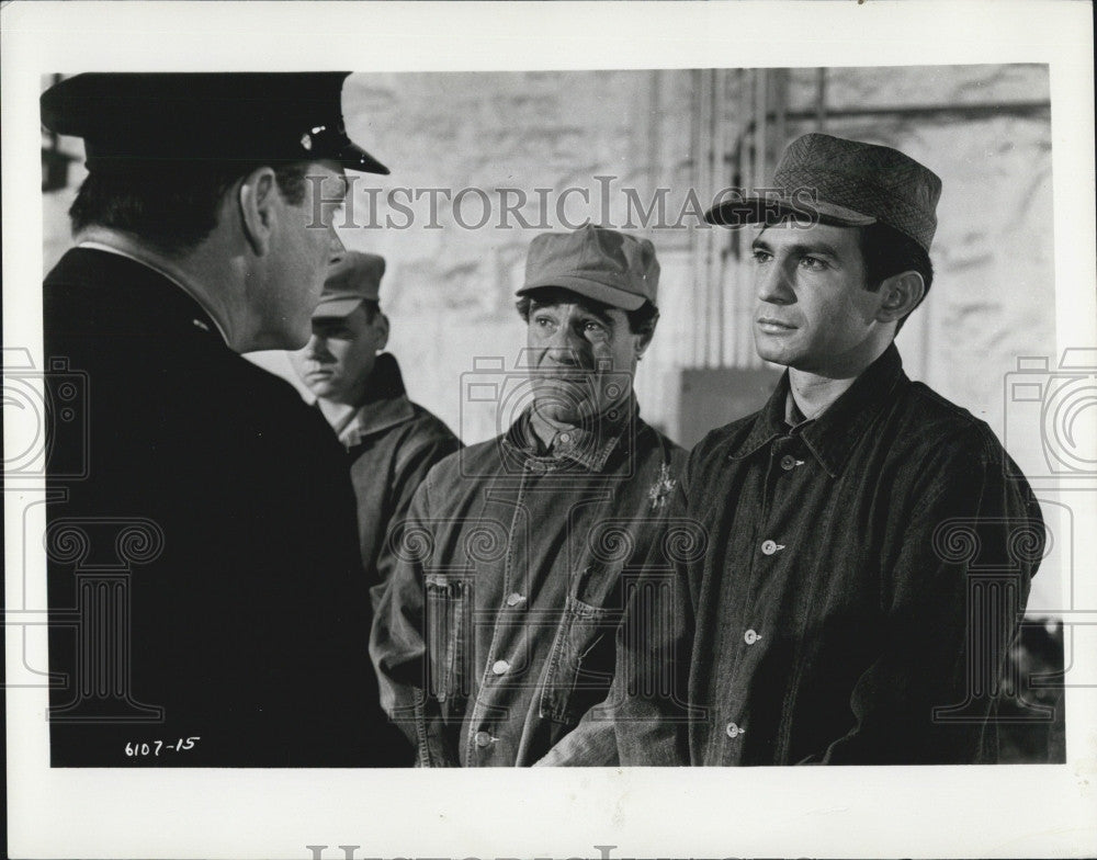 1963 Press Photo Ben Gazzara In &quot;Convicts 4&quot; For Allied Artists With Stuart Whit - Historic Images