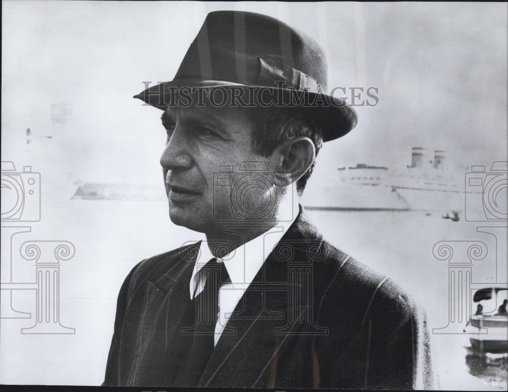 1977 Press Photo Actor Ben Gazarra in &quot;Voyage of the Damned&quot; - Historic Images