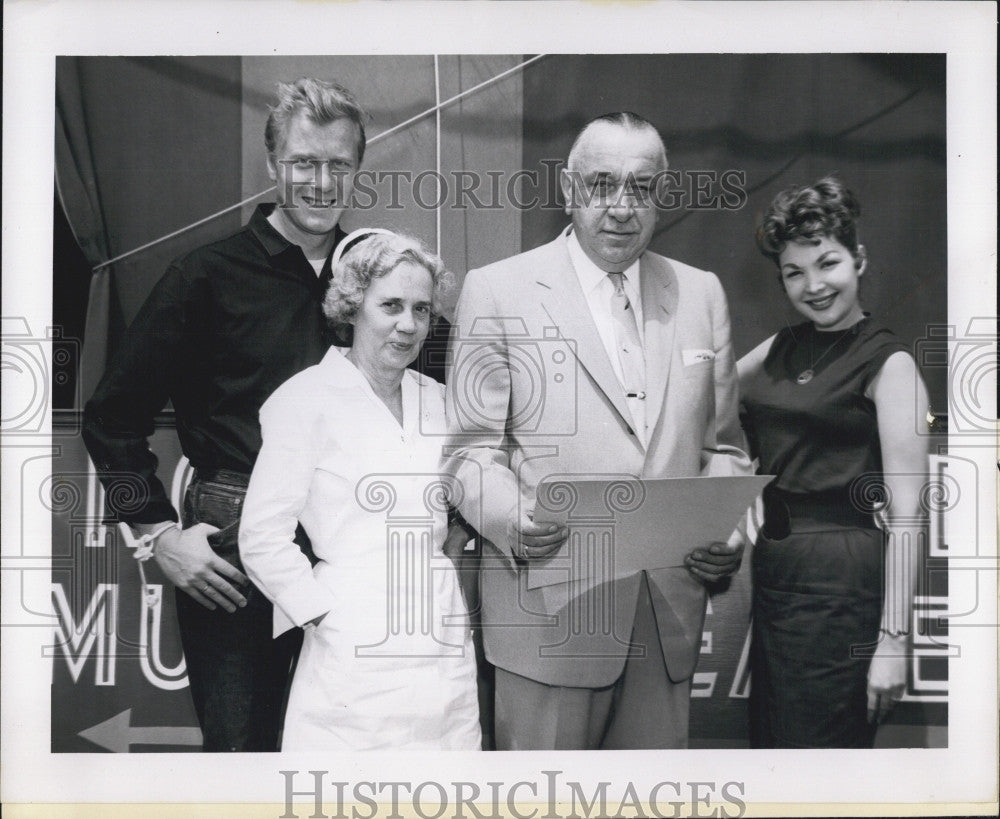 1956 Press Photo George Gaynes, Miss Evelyn G. Morgan R.N., Dr. John F. Williams - Historic Images