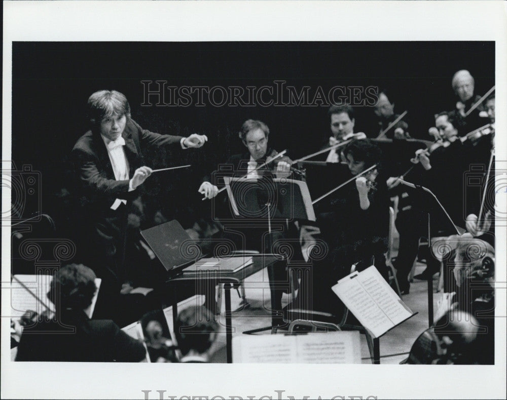 Press Photo Conductor Serge Ozawa At Work - Historic Images