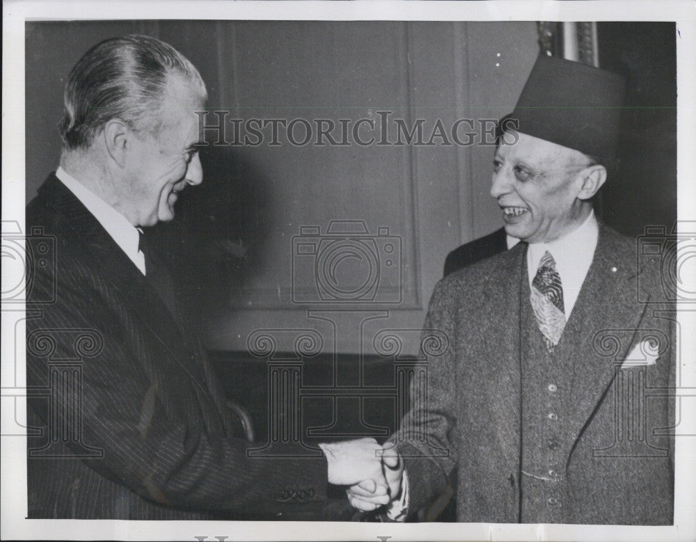 1952 Press Photo US Ambassador to Egypt Jefferson Caffery Naguib Hilaly Pasha - Historic Images