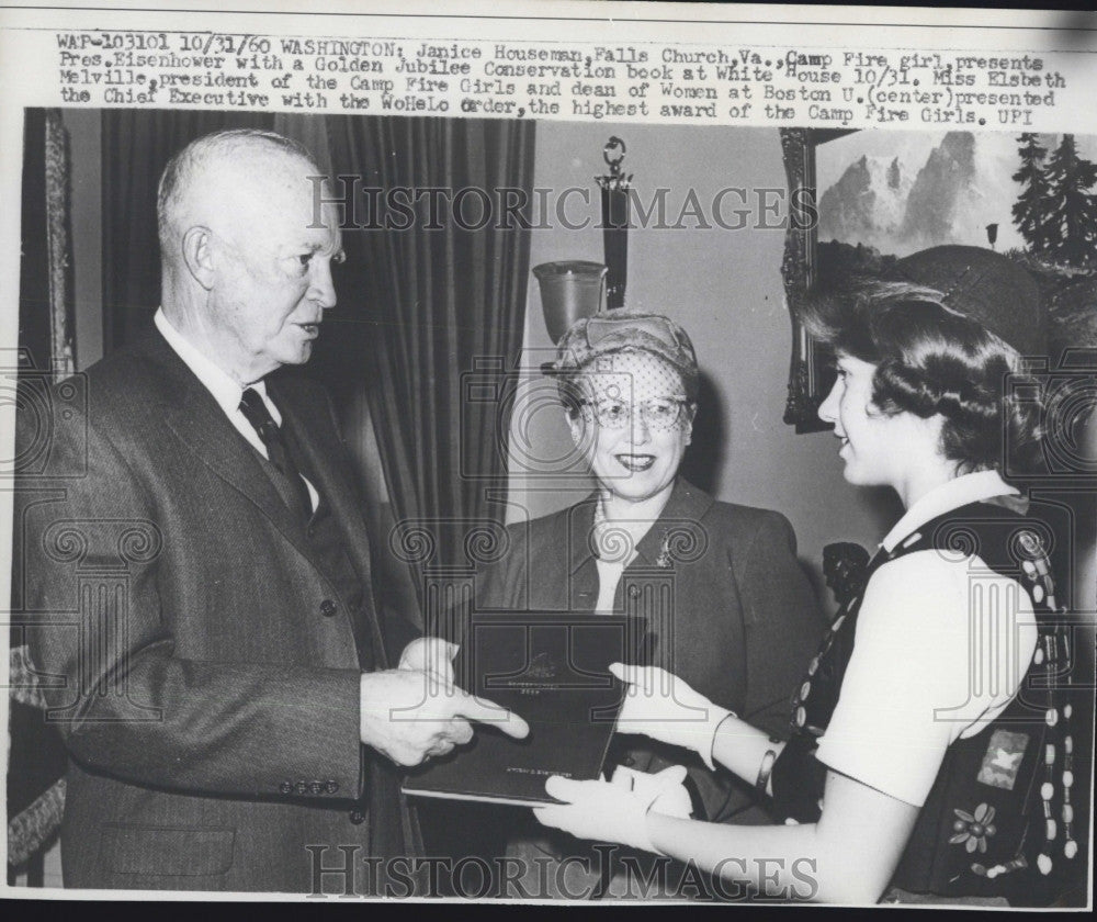 1960 Press Photo President Eisenhower with Miss Elsbeth  Melville, president of - Historic Images