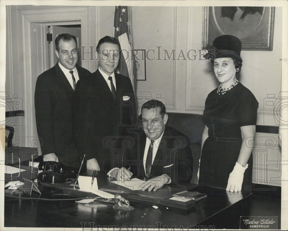 1945 Press Photo Officials of Cosmetologist Assoc. - Historic Images