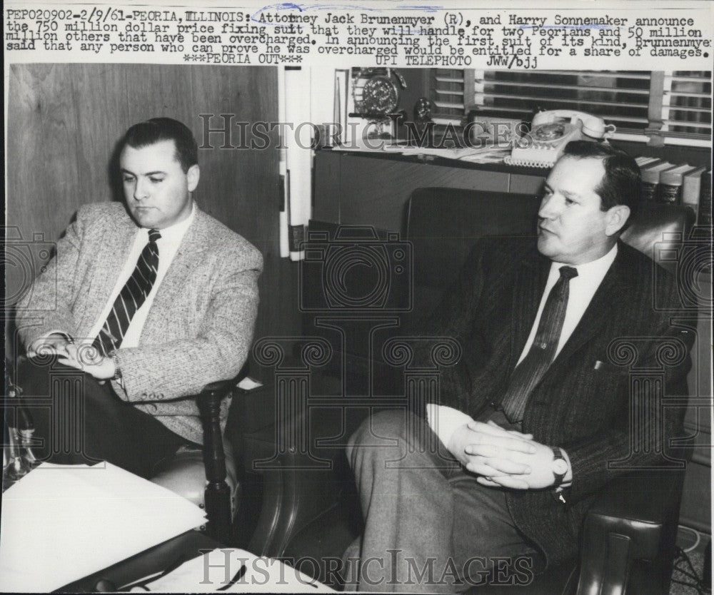 1961 Press Photo Attorney Jack Brunenmyer &amp; Harry Sonnemaker Filing 750 Million - Historic Images