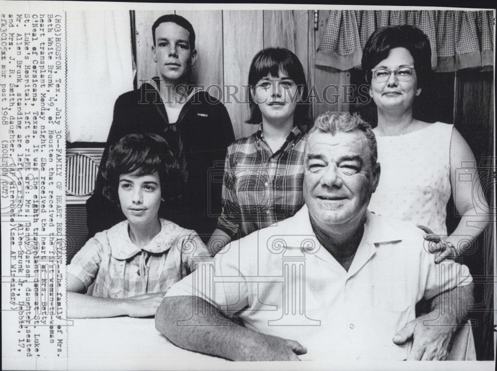 1968 Press Photo Family of Heart Recipient Mrs Seth White Brunk of Houston - Historic Images