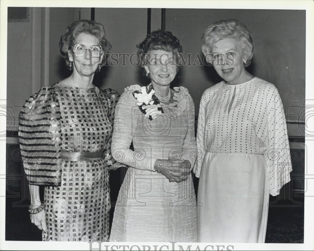 1986 Press Photo Metropolitan opera Opening Mary Louise Cabot, Louise Humphrey - Historic Images