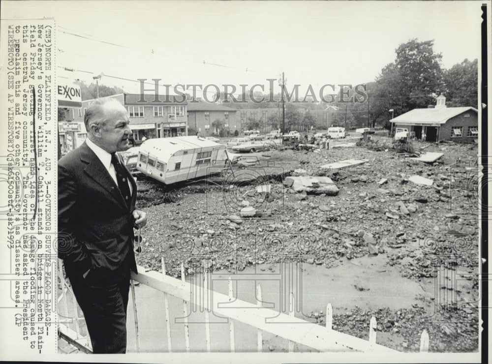 1973 Press Photo Governor William Cahill of New Jersey Surveys Flood Damage - Historic Images