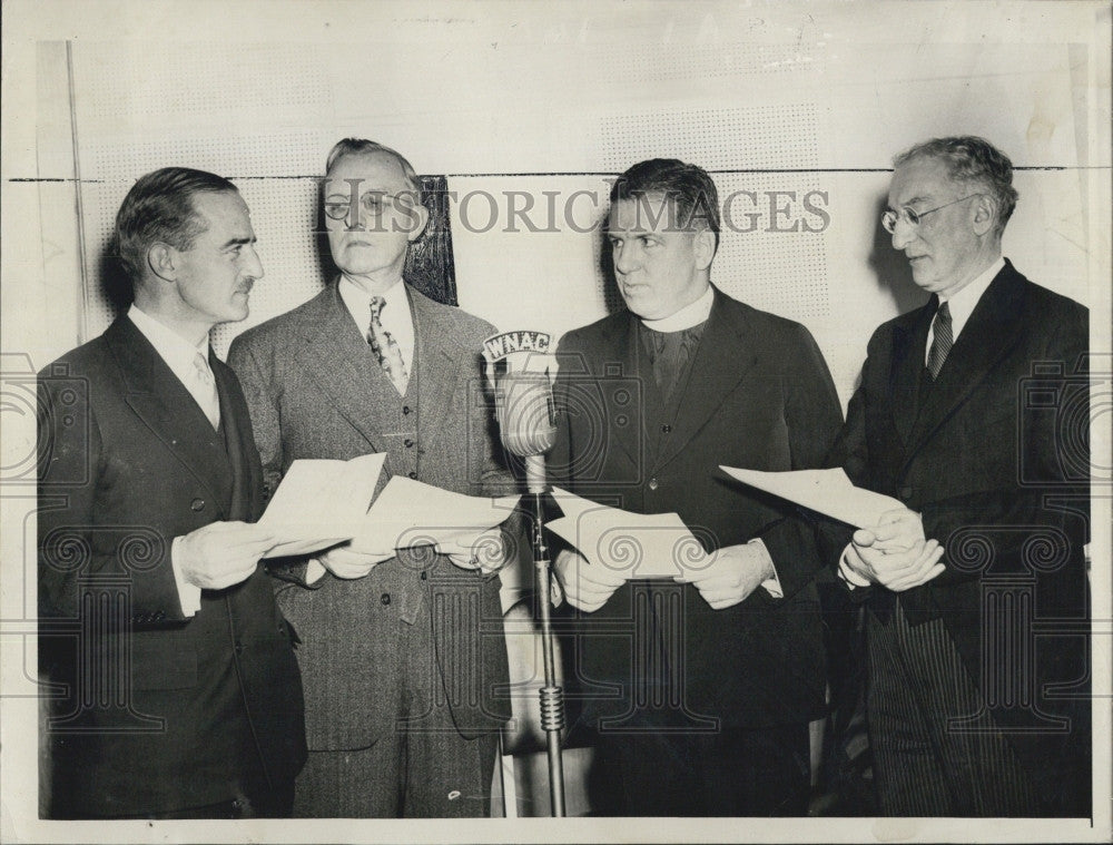 1943 Press Photo Charles C Cabot Gen Chrmn Of Fund/Rev Frank Jennings/Rev James - Historic Images