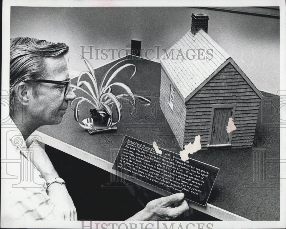 1979 Press Photo Model of Henry David Thoreau&#39;s Home On Walden Pond Where He - Historic Images