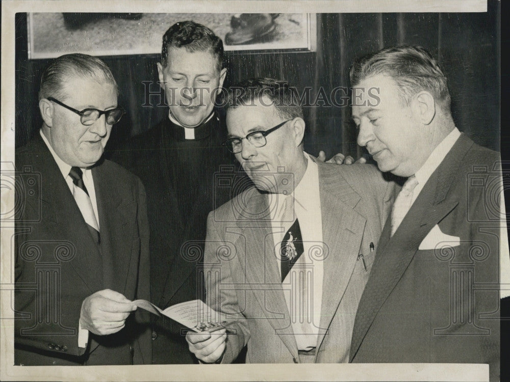 1954 Press Photo Boston Labor Guild Has Communion Breakfast E Newton St Armory - Historic Images
