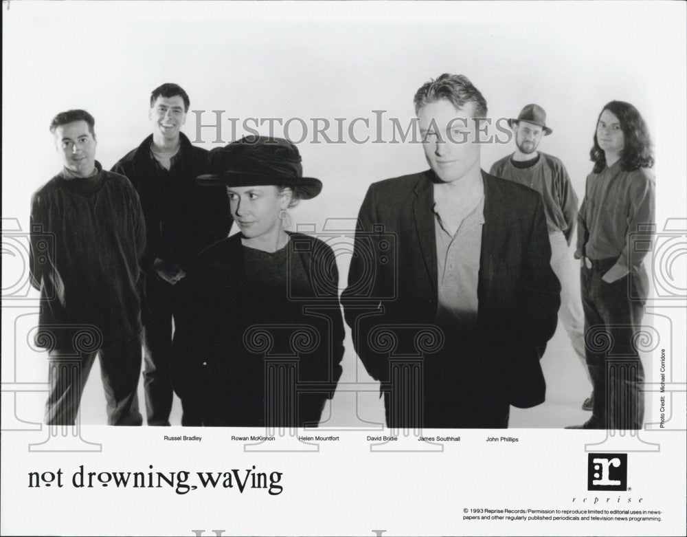 Press Photo Musical Group &quot;Not Drowning, Waving&quot; with Russel Bradley, Rowen - Historic Images