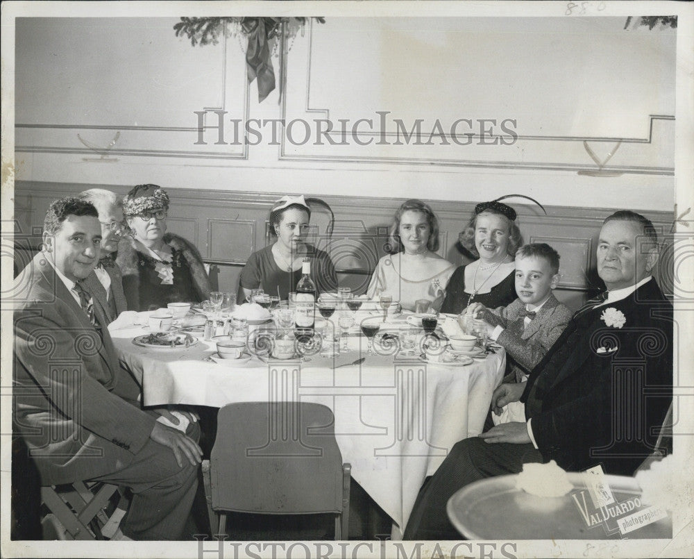 1954 Press Photo Luncheon with Councilor John D. Lynch&#39;s/ - Historic Images