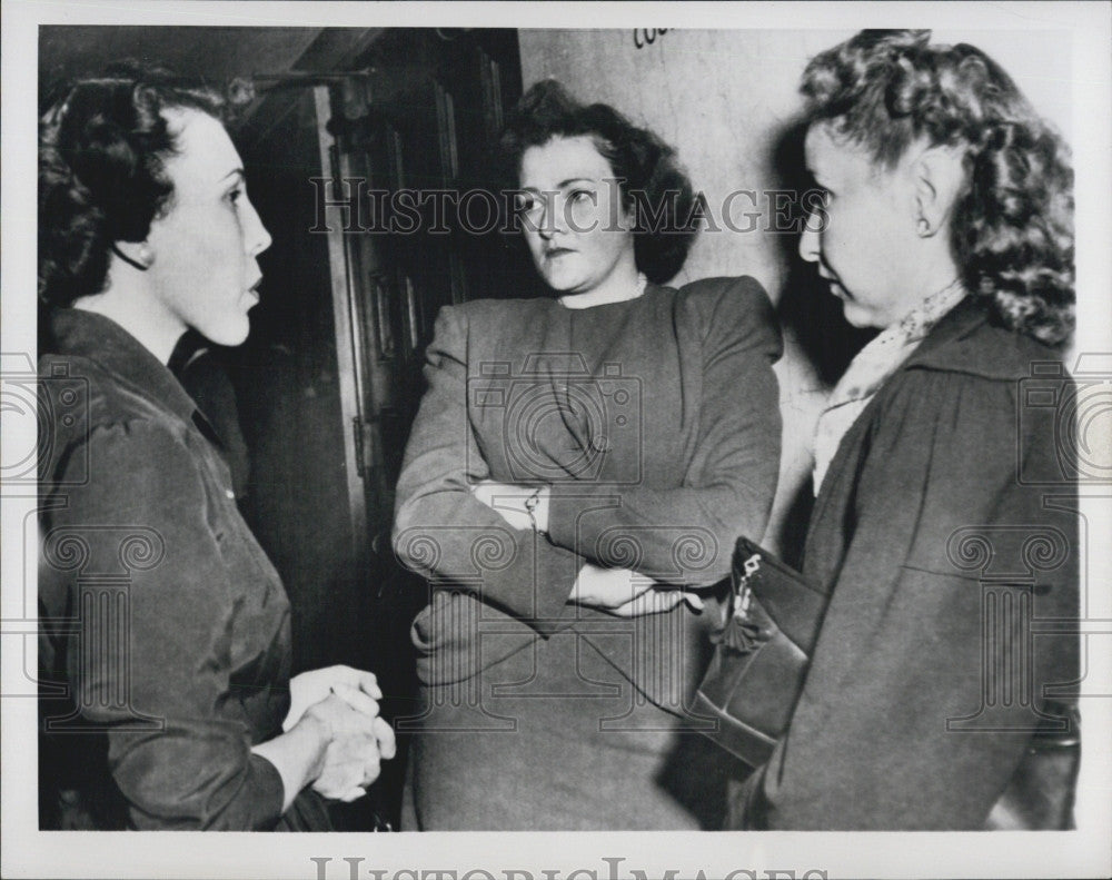 1950 Press Photo Three wives of Bigamist Leo J. Bruhn in court to testify. - Historic Images