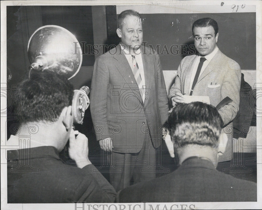 1960 Press Photo Capt. Albert Debruijn, shipper of S.S.Utrecth. - Historic Images