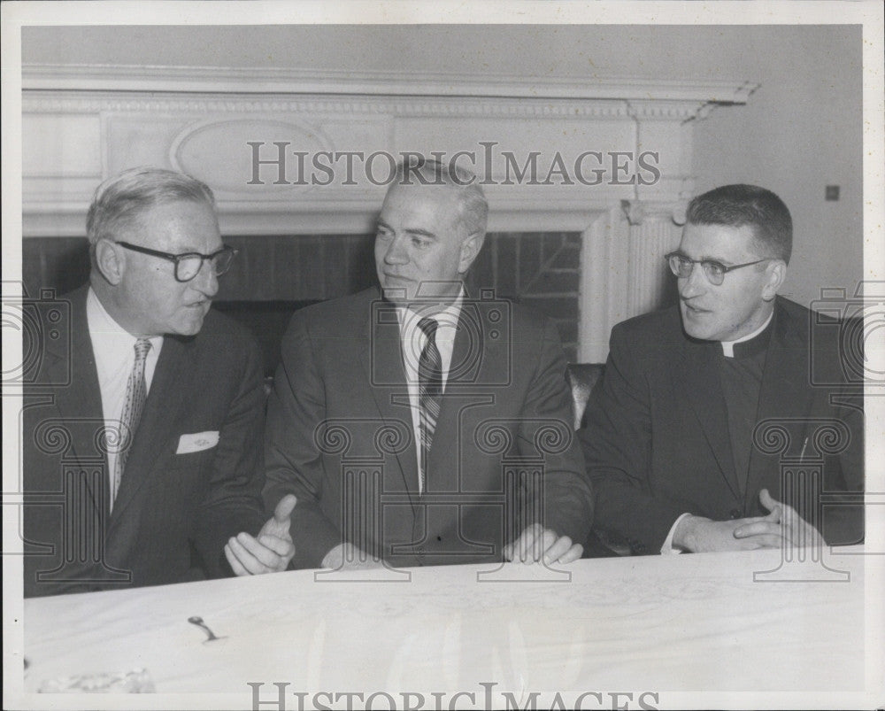 1958 Press Photo Rev John J Grant,Wm Mullins,OB Kiernan - Historic Images