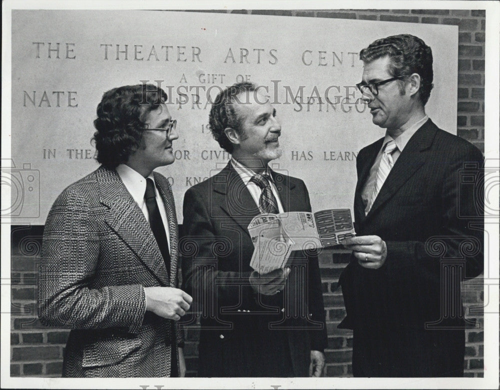 Press Photo Samuel Hirsch with Norman Stephens &amp; James Clay Of Arts Center - Historic Images