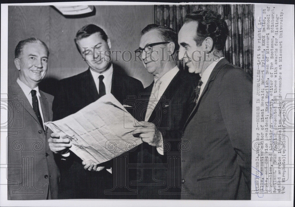 1963 Press Photo Lee Hills Robert Hyland Earl English Honored - Historic Images