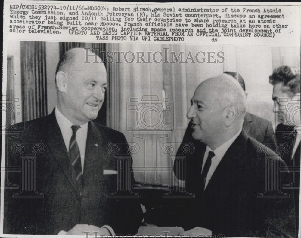 1966 Press Photo French Atomic Comm R Hirsch &amp; Russian, A Petroysan - Historic Images