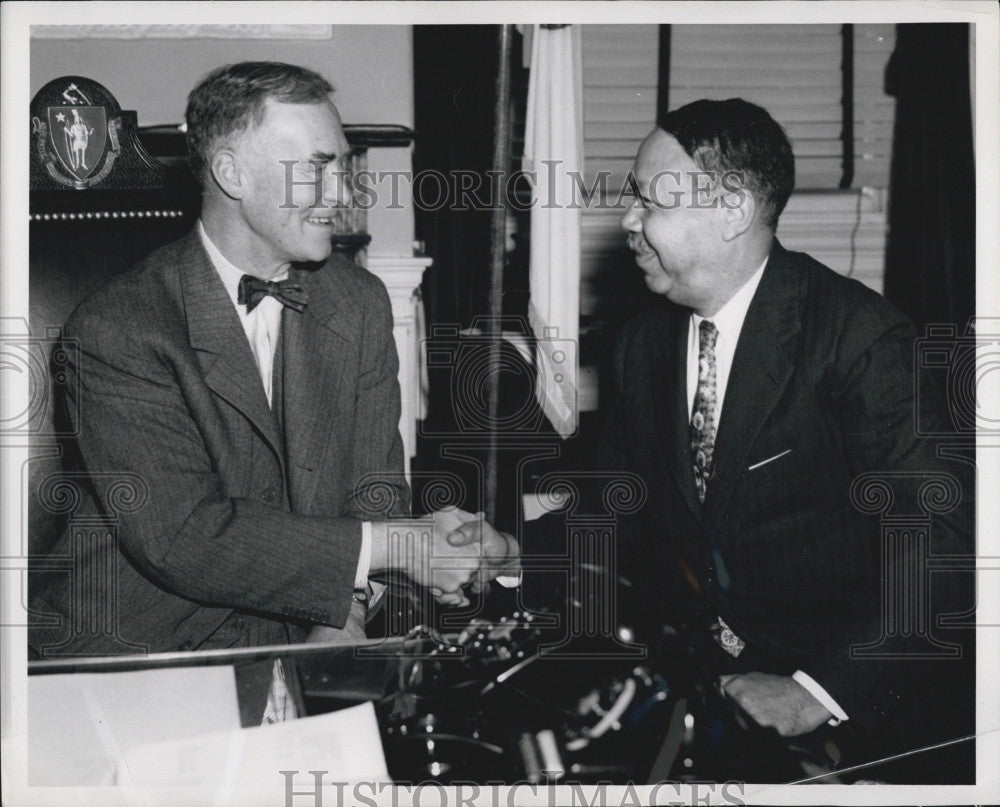 1953 Press Photo Dr. William Hinton Retirement with Governor Christian Herter - Historic Images